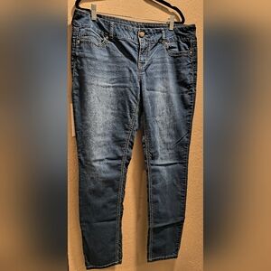 Maurice's Sz XL Women's Blue Jeans